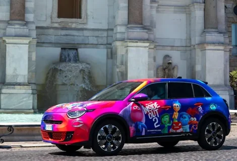 Fiat 600 Hybrid e la partnership con Disney per l'uscita di Inside Out 2